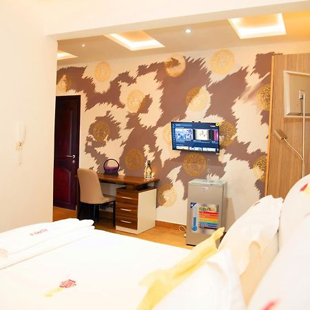 Residence Le Sommet - Chambre Versace Duala Zewnętrze zdjęcie